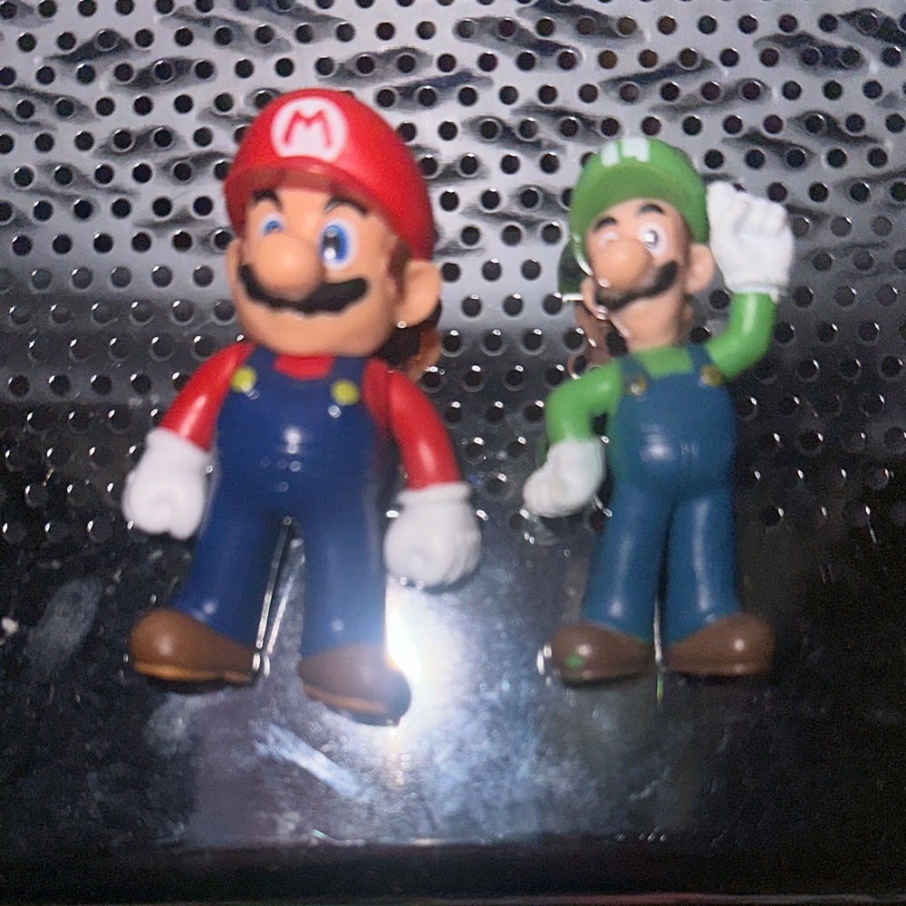 Super‎ Mario and Luigi figures